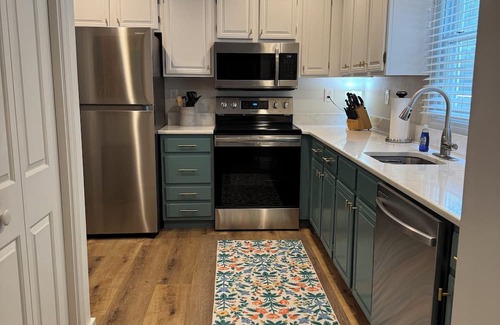 Highlands Casa | Charming 2-bedroom renovated townhome in Highlands. One mile from Main Street.