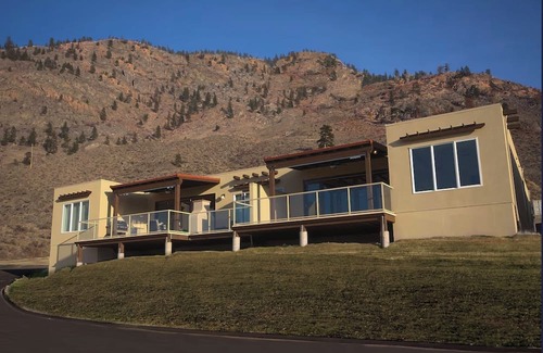 Okanagan-Similkameen Casa | Spacious 2-Bedroom Condo with Incredible Views in Osoyoos