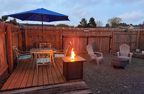 Florence Casa | Comfy RV with Hi Speed WiFi & Fire Pit centrally located in quiet neighborhood.