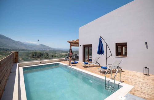 Filaki Villa | New Villa with Heated Pool, Jacuzzi, Gym & Dreamy Views
