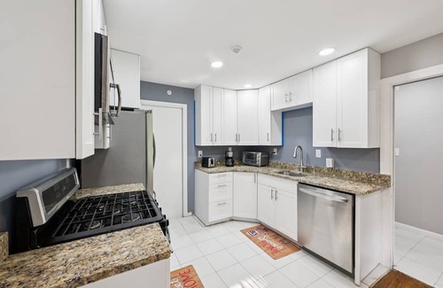 Newark Casa | NEW! 4BR Retreat Near Christiana Mall & UD | Game Room, Patio, Golf Course View