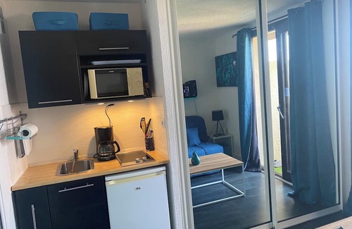 Grosseto-Prugna Apartamento | Sea view studio in Porticcio for 2 people. Swimming pool in residence.