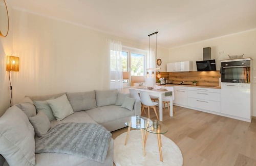 Ueckeritz Apartamento | Cozy vacation home "Domizil zum Lerchengrund 03" in Ückeritz close to the beach