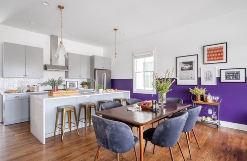 Buena Vista Casa | Sleeps 36 | 3 Homes, Minutes to Downtown+Broadway | 12BDR Group Getaway in Nash!
