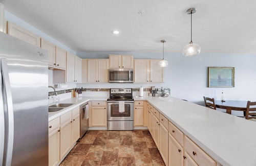 Long Beach Condominio | Mana Kai 2nd floor w /view of the ocean and beach