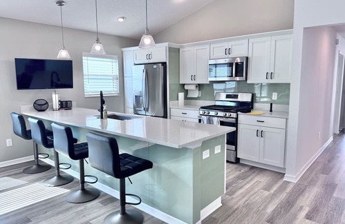 The Villages Casa | Charming Exquisite Hacienda Hills Golf View with Golf Cart 3-bedroom Brand New