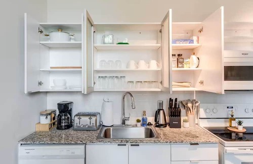Downtown Cincinnati Apartamento | CBD, OTR 1BR, Gym, Pool, 5 mins walk to stadiums