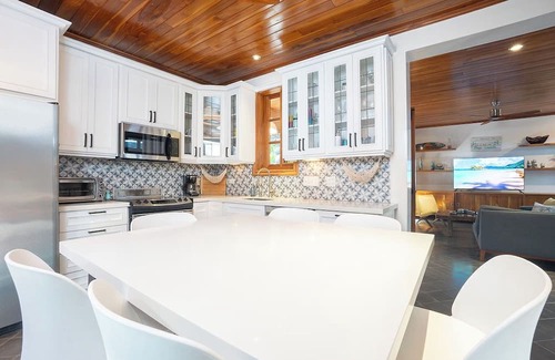 Tamarindo Villa | Luxury 3BR 3.5 Bath Across the Street from Beach with 2 Private Pools