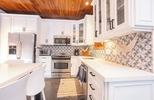 Tamarindo Villa | Luxury 3BR 3.5 Bath Across the Street from Beach with 2 Private Pools