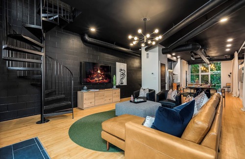 Butchertown Casa | The Rickhouse ~ Elegance & Fun Wrapped In One!