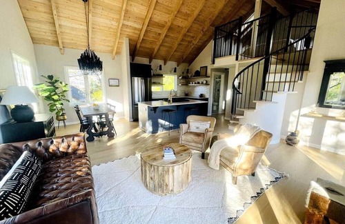 Sebastopol Casa | Luxe Guest Home Walk to Downtown Sebastopol