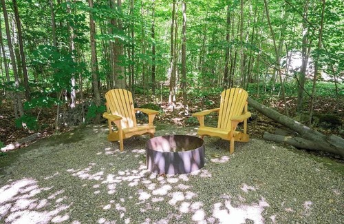 Miller Lake Casa | "Adobe" Glamping near Tobermory