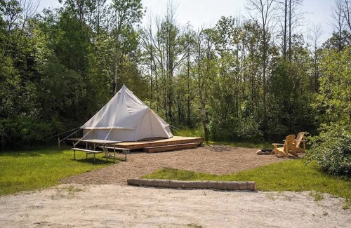 Miller Lake Casa | "Wanderer" tent near Tobermory