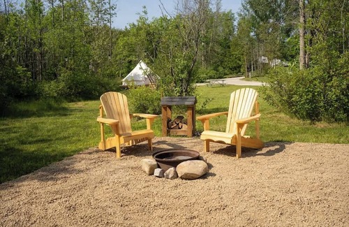 Miller Lake Casa | "Wanderer" tent near Tobermory