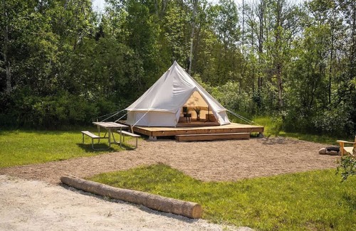 Miller Lake Casa | "Wanderer" tent near Tobermory