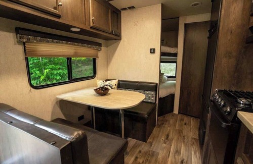 Miller Lake Casa | Autumn RV near The Grotto