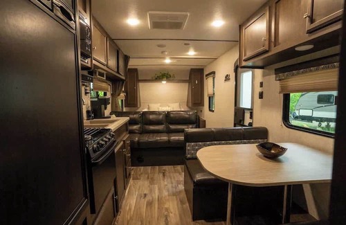Miller Lake Casa | Autumn RV near The Grotto