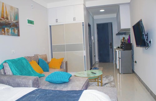 Mlolongo Apartamento | Cozy studio with WiFi and fitness room in charming Pridelands Family friendly