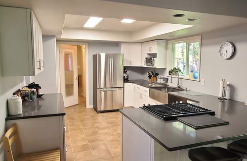 Point Roberts Casa | Beautiful Spacious Bright 3 Bedroom home 10 Min. walk to Lily Point Marine Park
