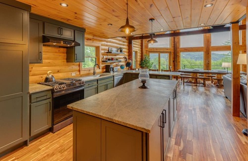 Thornton Cabina | Mountaintop Cabin with Incredible View