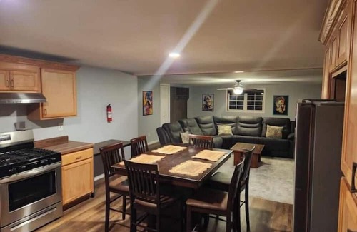 Saukville Condominio | Charming 3-bedroom condo with WiFi and AC in nice Saukville