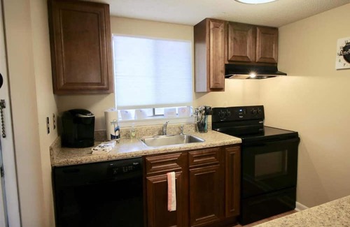 Pinehurst Condominio | Sealladh Loch Summary