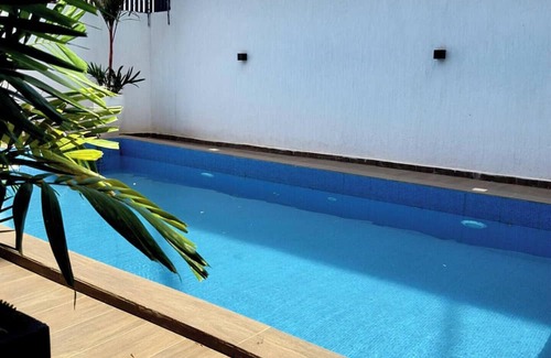 North Ridge Apartamento | Stylish 2BR in Cantonments - Pool, Gym, Rooftop - Ideal for Long Stays