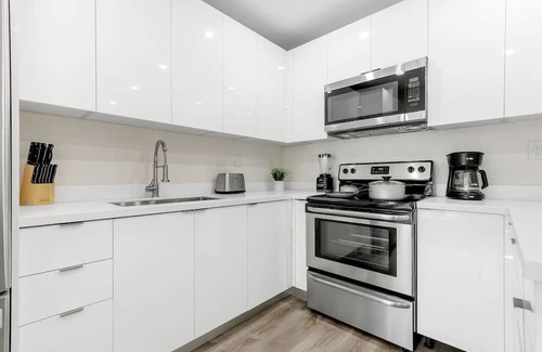 North Miami Casa | Charming 4BR Oasis with Saltwater Pool & Parking