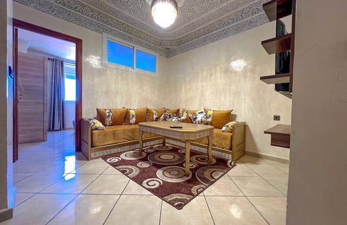 Miramar Apartamento | Apparently chic and luxurious