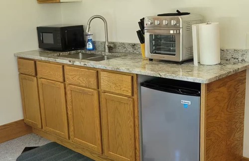 Decorah Apartamento | Modern Comfort Riverview Stay
