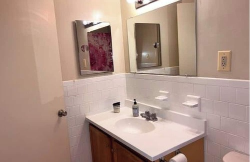 West Baltimore Apartamento | Charming 1-bedroom apartment with WiFi, AC in superb Baltimore