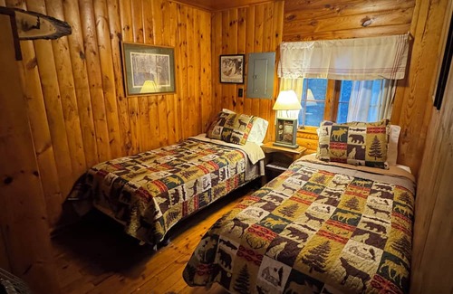 Remer Cabina | Spacious lodge with cabins in charming Remer/Longville with WiFi, AC