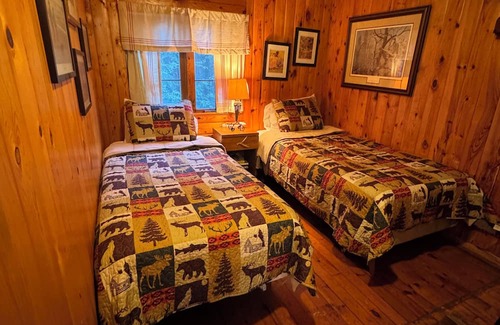 Remer Cabina | Spacious lodge with cabins in charming Remer/Longville with WiFi, AC