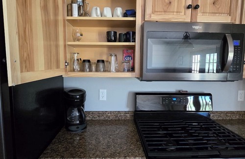 Dillon Cabina | Rustic cabin charm with modern comforts—your cozy escape to nature awaits!