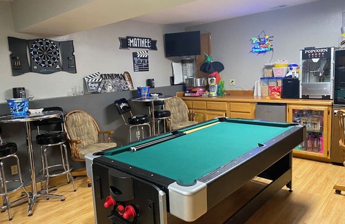 Sturgis Casa | Spacious 5-bedroom house in fantastic Sturgis with AC, WiFi
