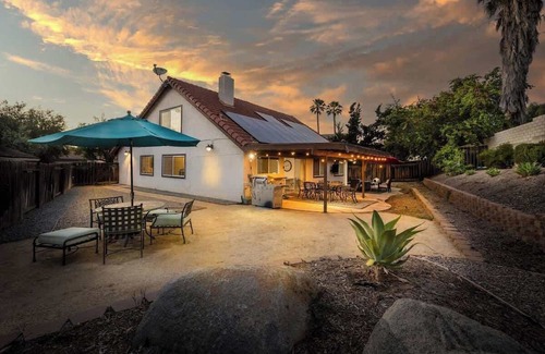 Rancho Bernardo Casa | 5 Bedroom Home With Firepit