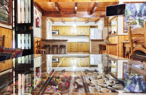 Burunchel Casa | Country House 'Los Rosales' with Private Pool and Private Garden