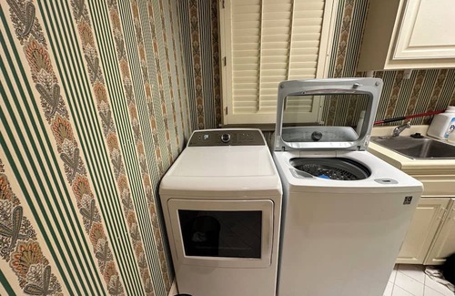 Clarksdale Casa | Clarksdale Retreat with Pool/Sauna - Sleeps 13