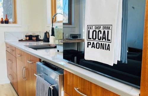 Paonia Casa | Modern Spacious Cosy Retreat in Downtown Paonia with Views
