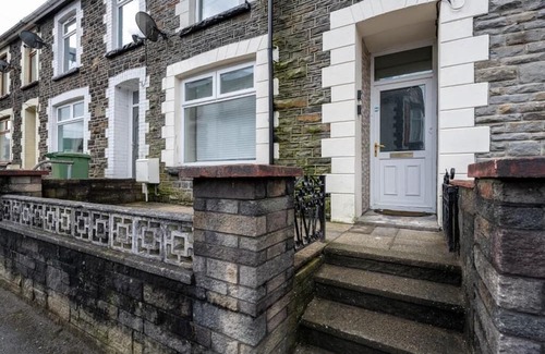 Abercynon Casa | 4 Bedrooms Sizeable for Contractors /Families