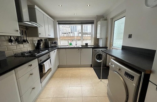 St. Thomas Casa | Access to the Gym, 3 Bedrooms, Close to the City
