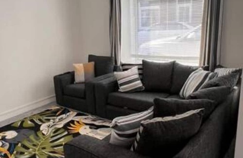 Trelewis Casa | 5 Bedrooms, 2 Bathrooms, 4 Double Rooms