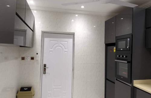 Adentan Apartamento | Spacious 3BR Apartment in Adentan with City Views