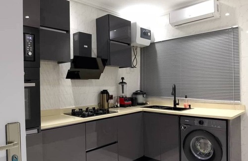 Adentan Apartamento | Spacious 3BR Apartment in Adentan with City Views