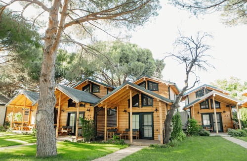 Erdek Chalet De Esquí | Pino Mar Luxury Bungalows