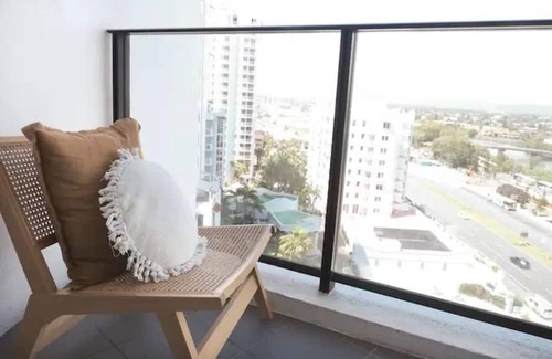 Broadbeach Waters Apartamento | Repose Broadbeach: rest, shop, surf or pamper