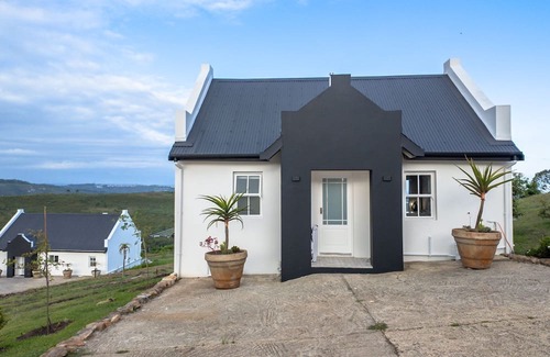 Buffalo Hills Game Reserve Cabaña | Viogneer Family Cottage