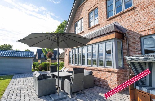 Borgsum Casa | Utblick vacation home in Borgsum: relax with a sea view and sauna