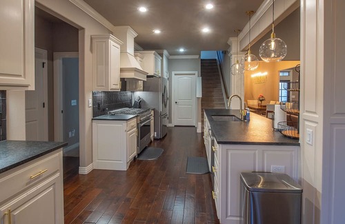 Bentonville Casa | Charming 4-bedroom house in amazing Bentonville with WiFi, AC