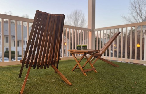 North Raleigh Condominio | The Colorstory Condo